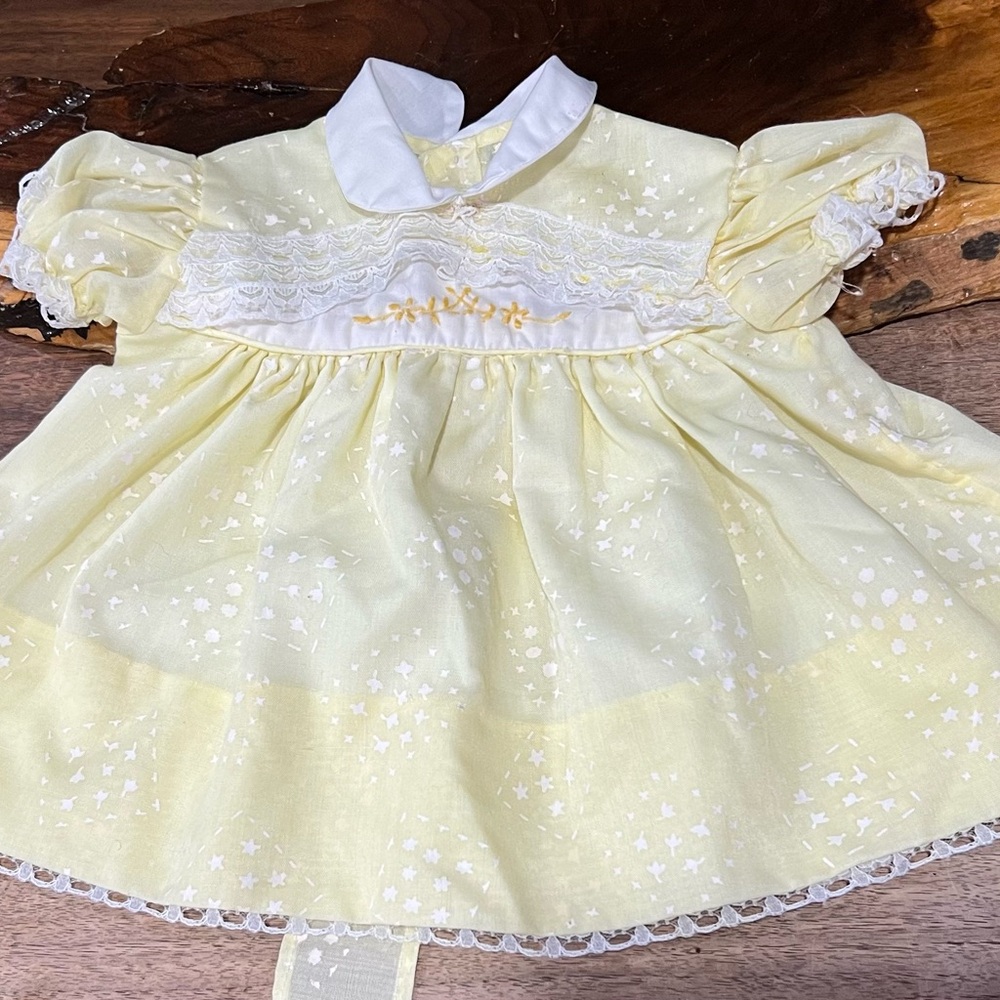 Vintage 1980s Yellow Dress Sizes 3-6mon Lace Trim Short Sleeve